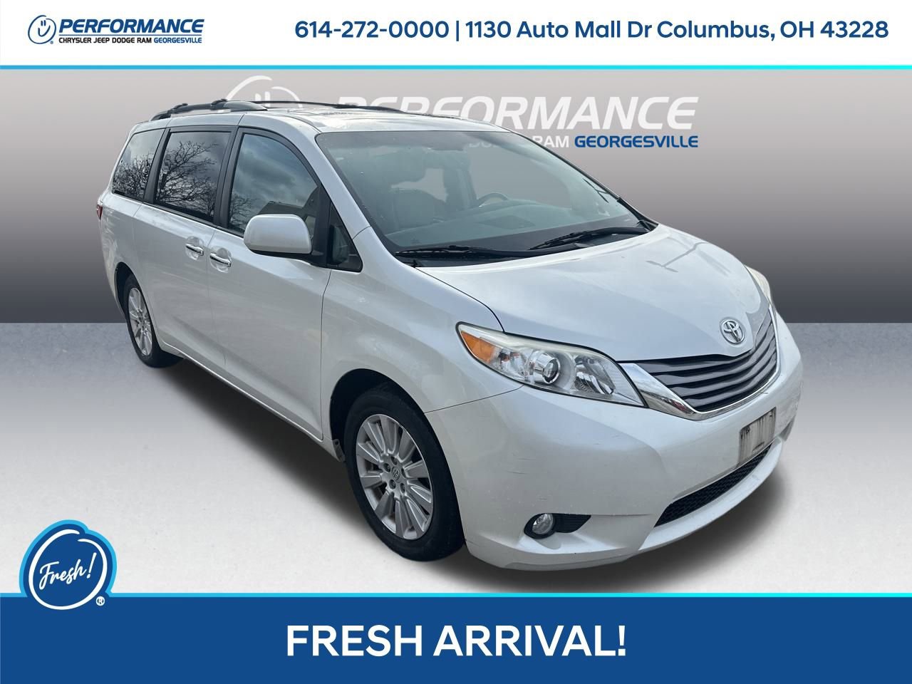 Used 2015 Toyota Sienna XLE w/ XLE Navigation Package image 1