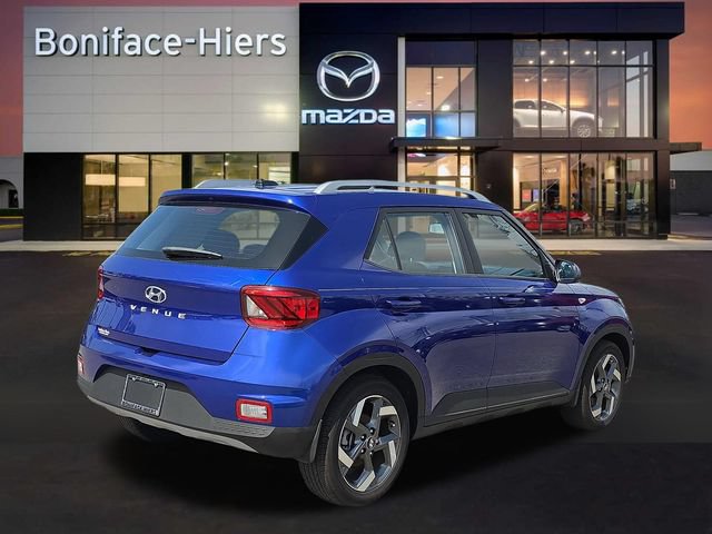Used 2024 Hyundai Venue SEL FWD image 4
