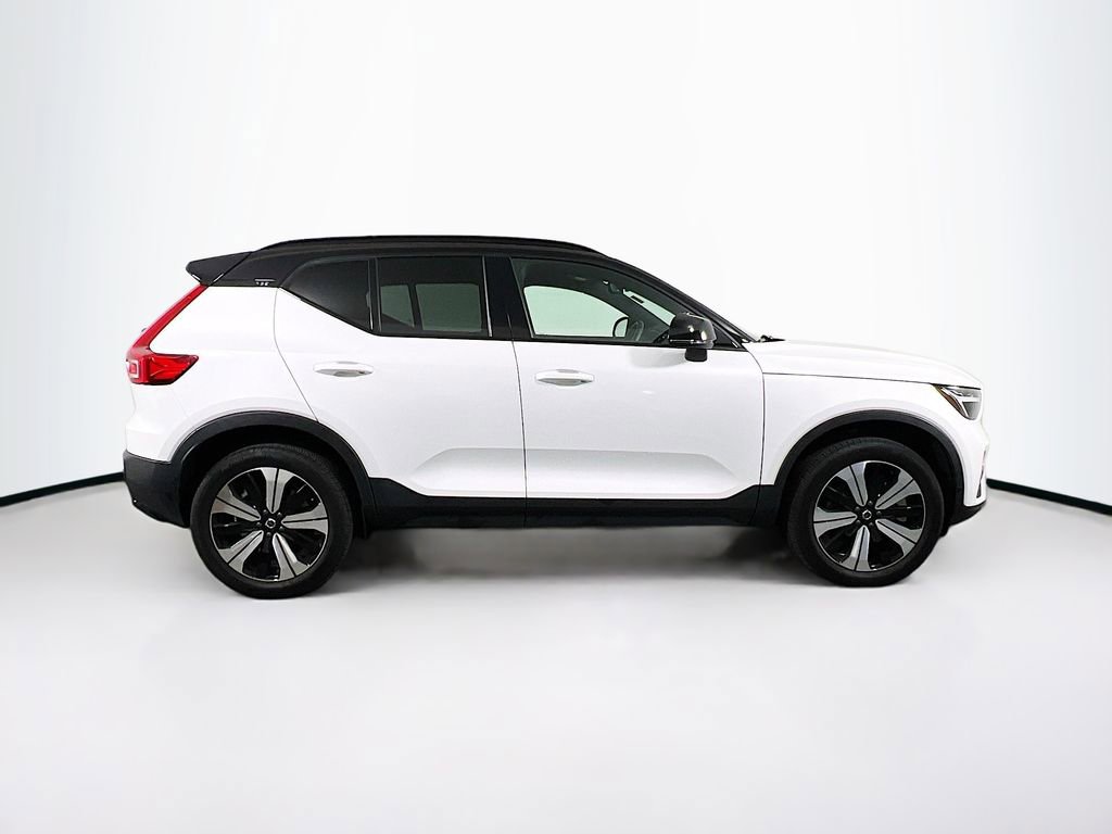 Used 2023 Volvo XC40 Recharge Core image 8