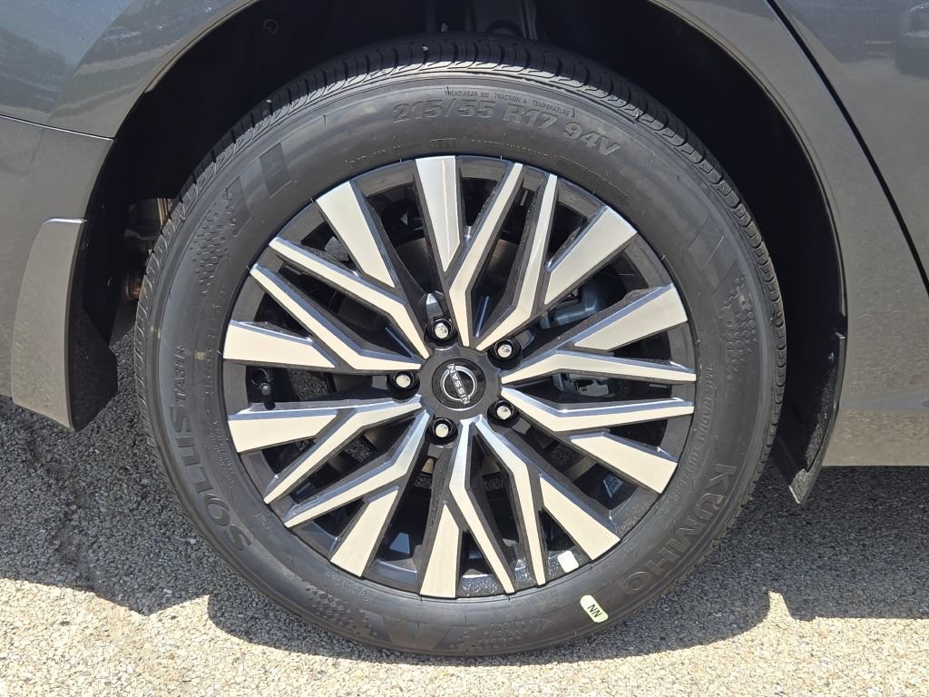 New 2026 Nissan Altima 2.5 SV AWD/4WD image 10