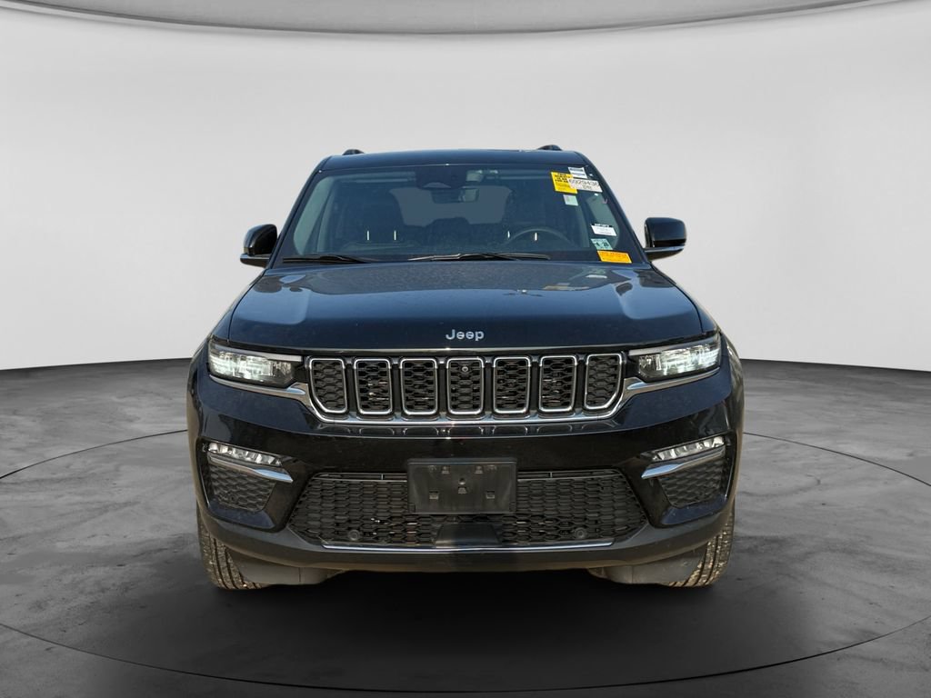 Used 2023 Jeep Grand Cherokee Limited w/ Luxury Tech Group II AWD/4WD image 3
