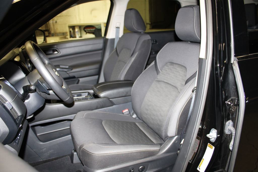Used 2025 Nissan Pathfinder SV AWD/4WD image 26