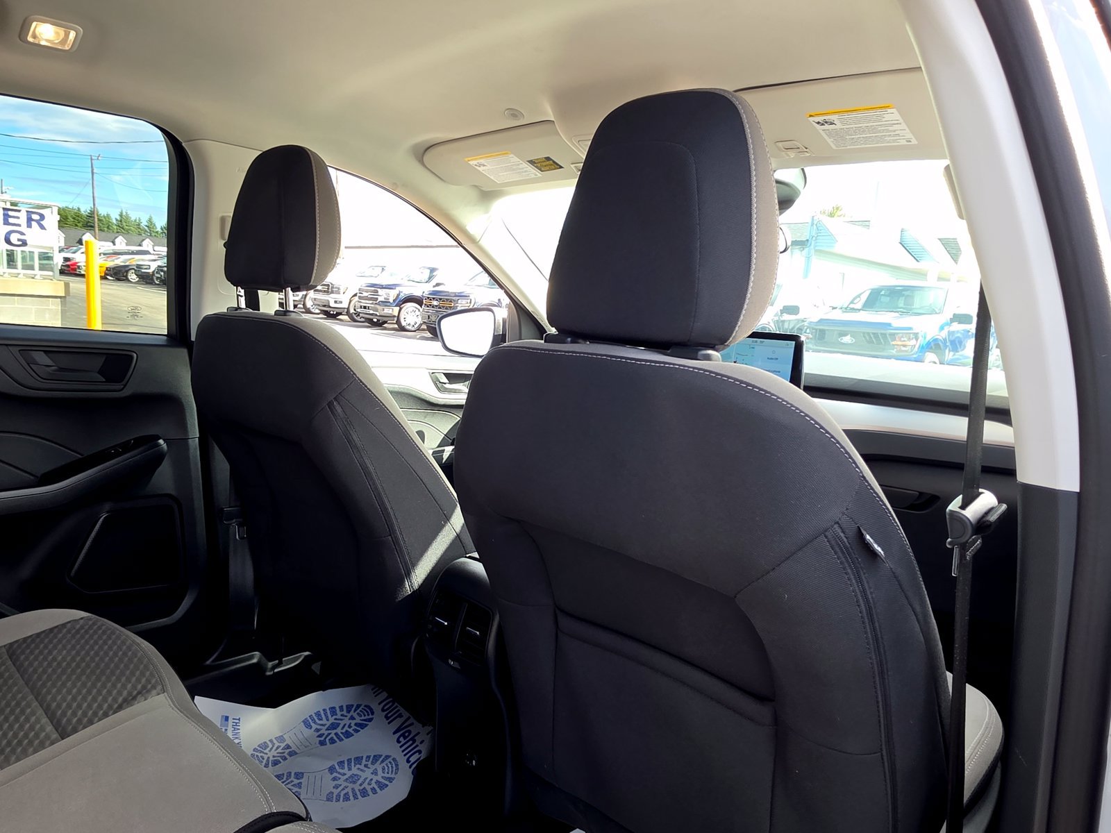 Used 2022 Ford Escape SE w/ SE Sport Appearance Package AWD/4WD image 30