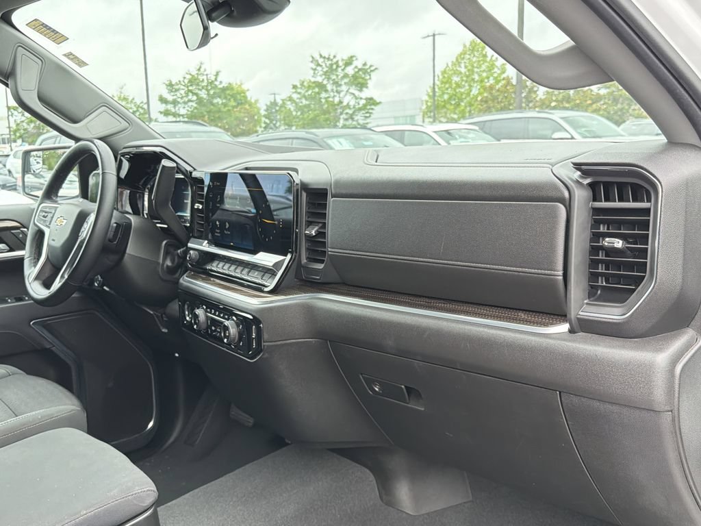 Used 2023 Chevrolet Silverado 1500 LT w/ Protection Package AWD/4WD image 18