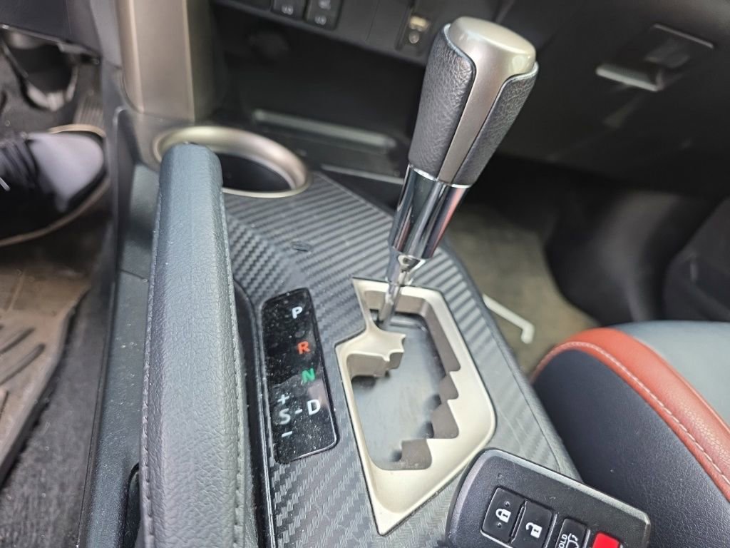 Used 2013 Toyota RAV4 Limited AWD/4WD image 17