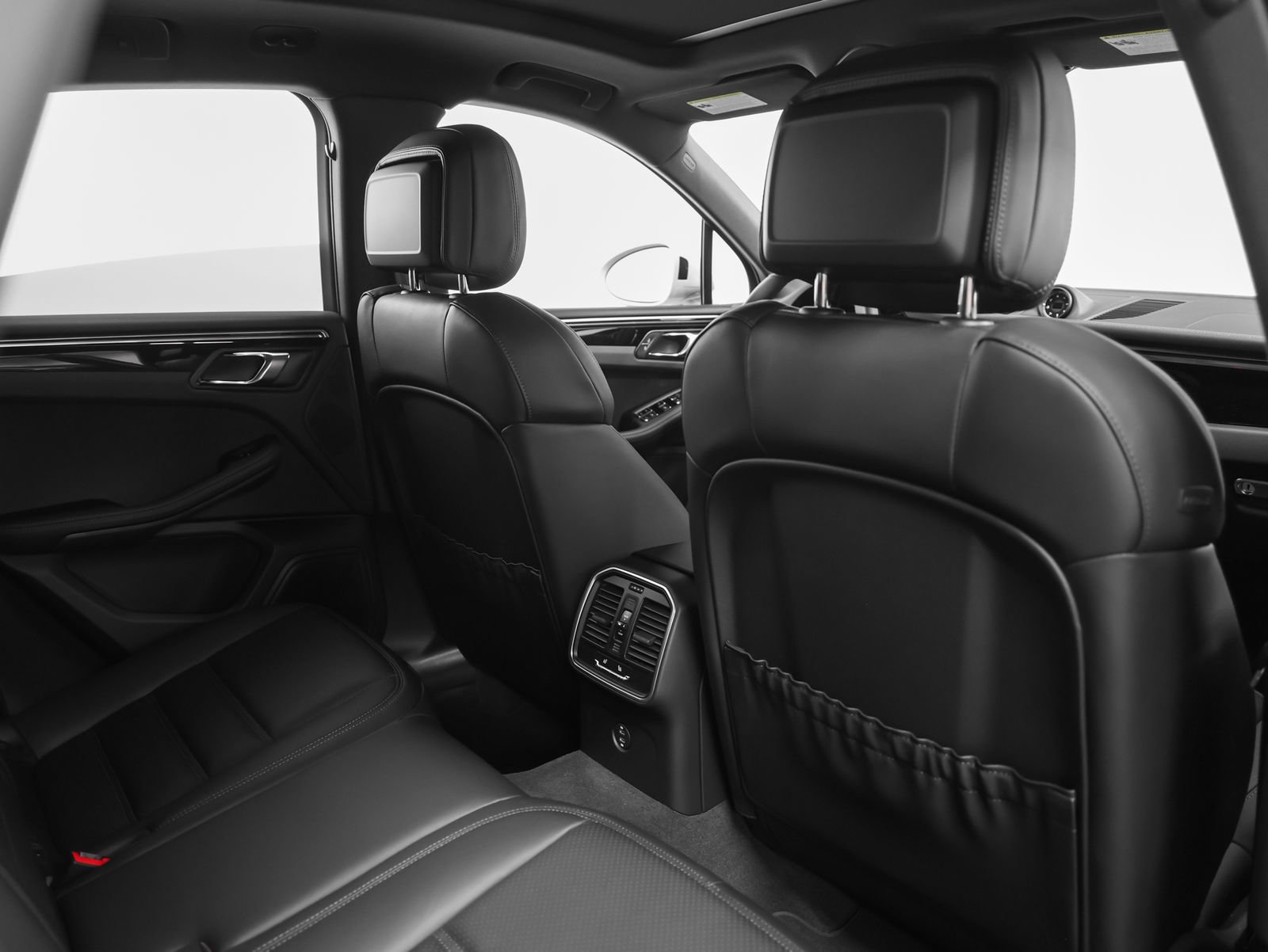 New 2026 Porsche Macan AWD/4WD image 26