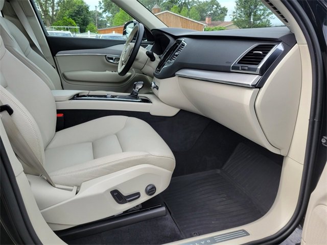 Used 2022 Volvo XC90 T5 Momentum w/ Climate Package image 13