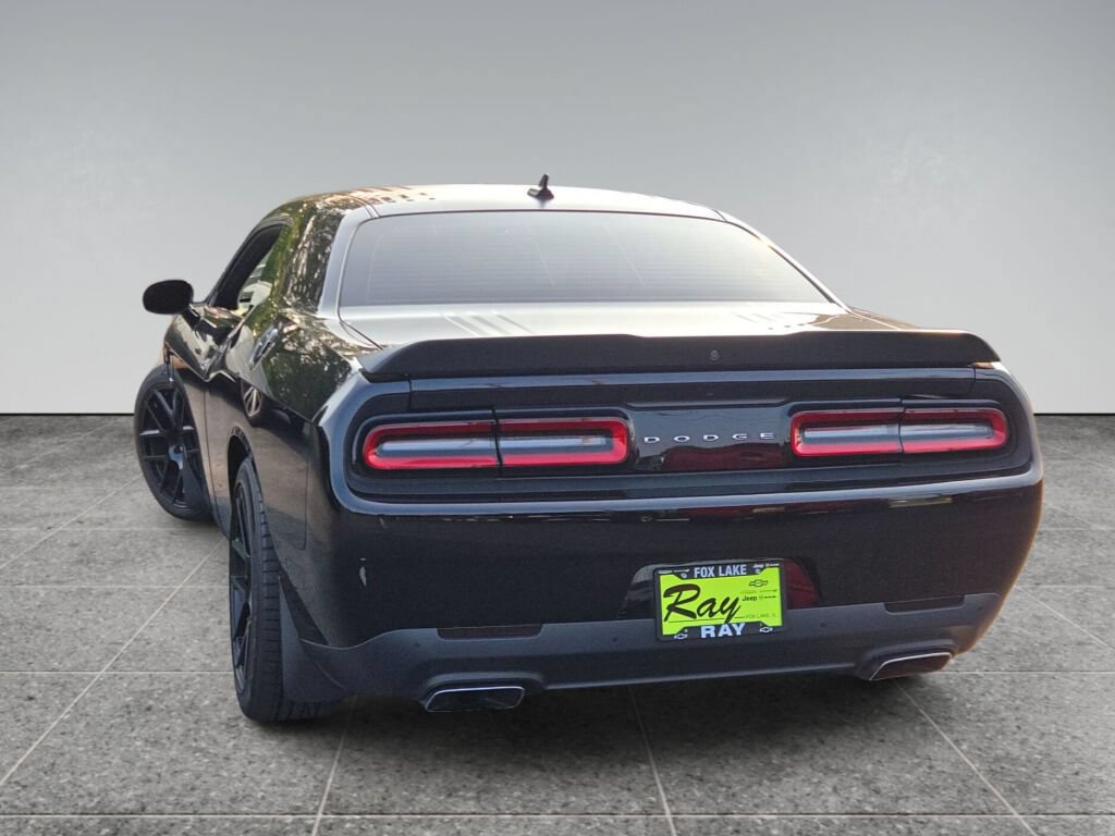 Used 2015 Dodge Challenger R/T Plus RWD image 27