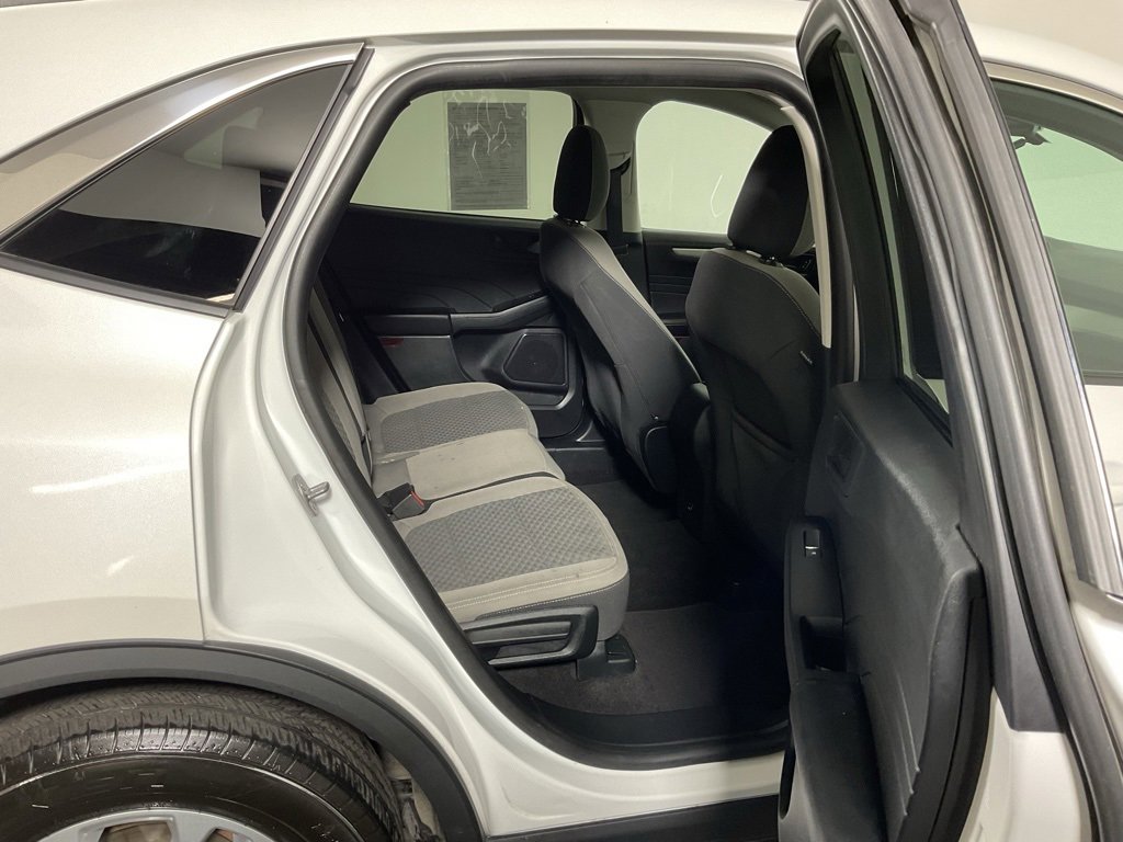 Used 2022 Ford Escape SE image 32