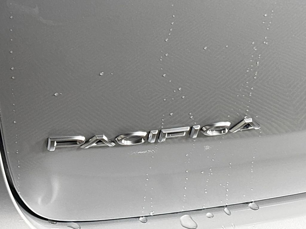 New 2026 Chrysler Pacifica Pinnacle image 24