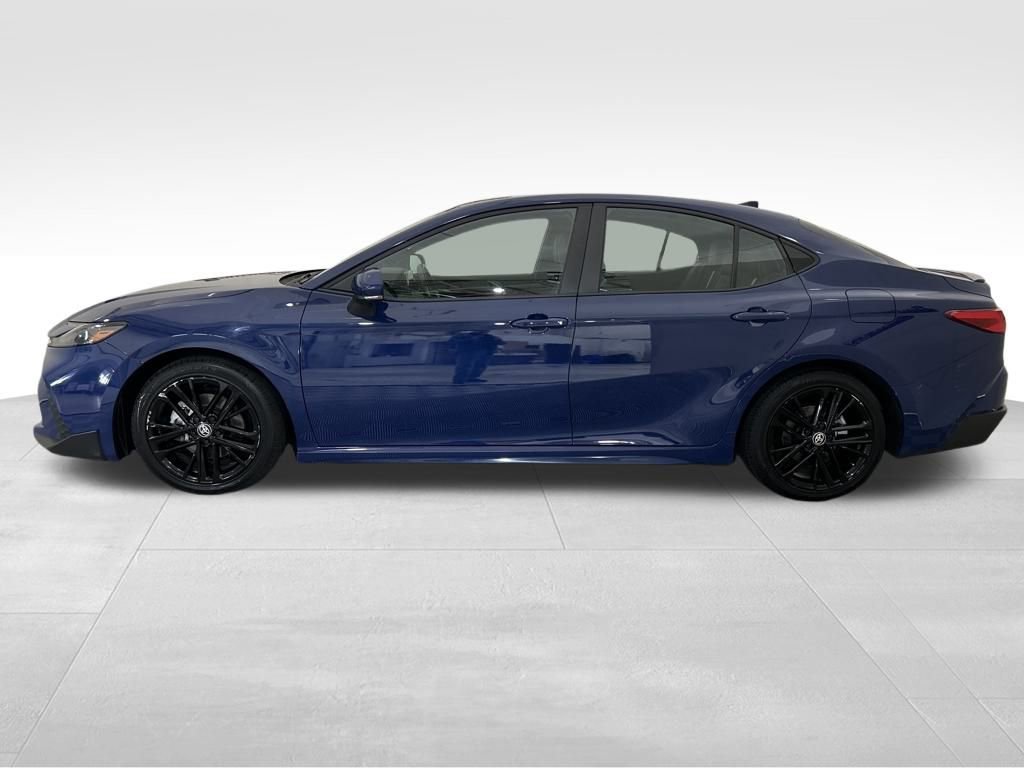 Used 2025 Toyota Camry SE video 2