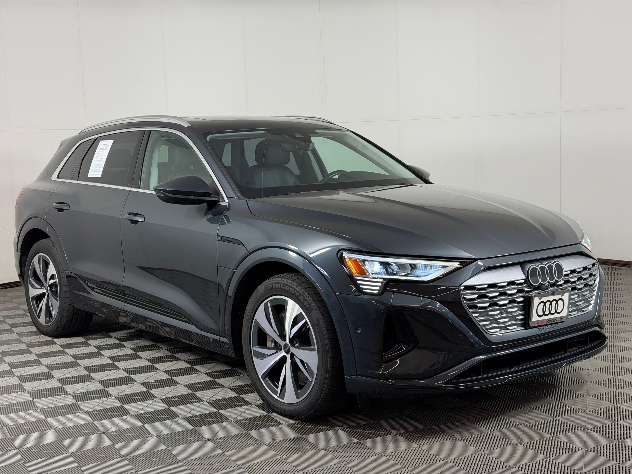 Used 2024 Audi Q8 e-tron Premium Plus w/ Premium Plus Package AWD/4WD image 7