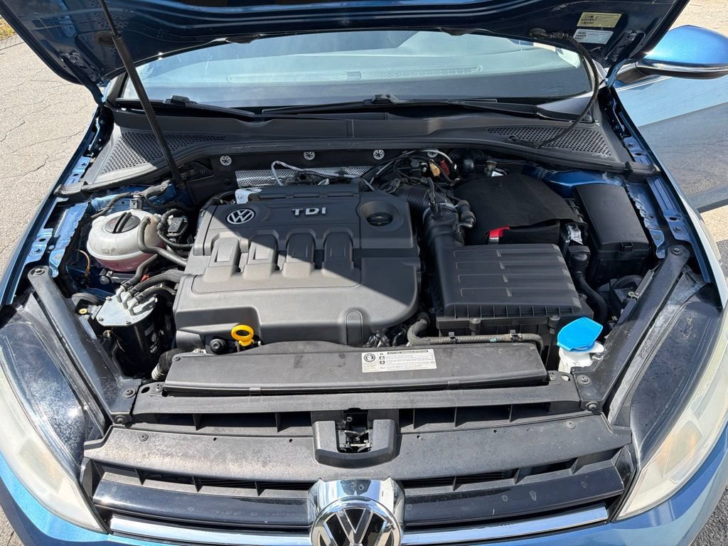Used 2015 Volkswagen Golf TDI SE FWD image 36
