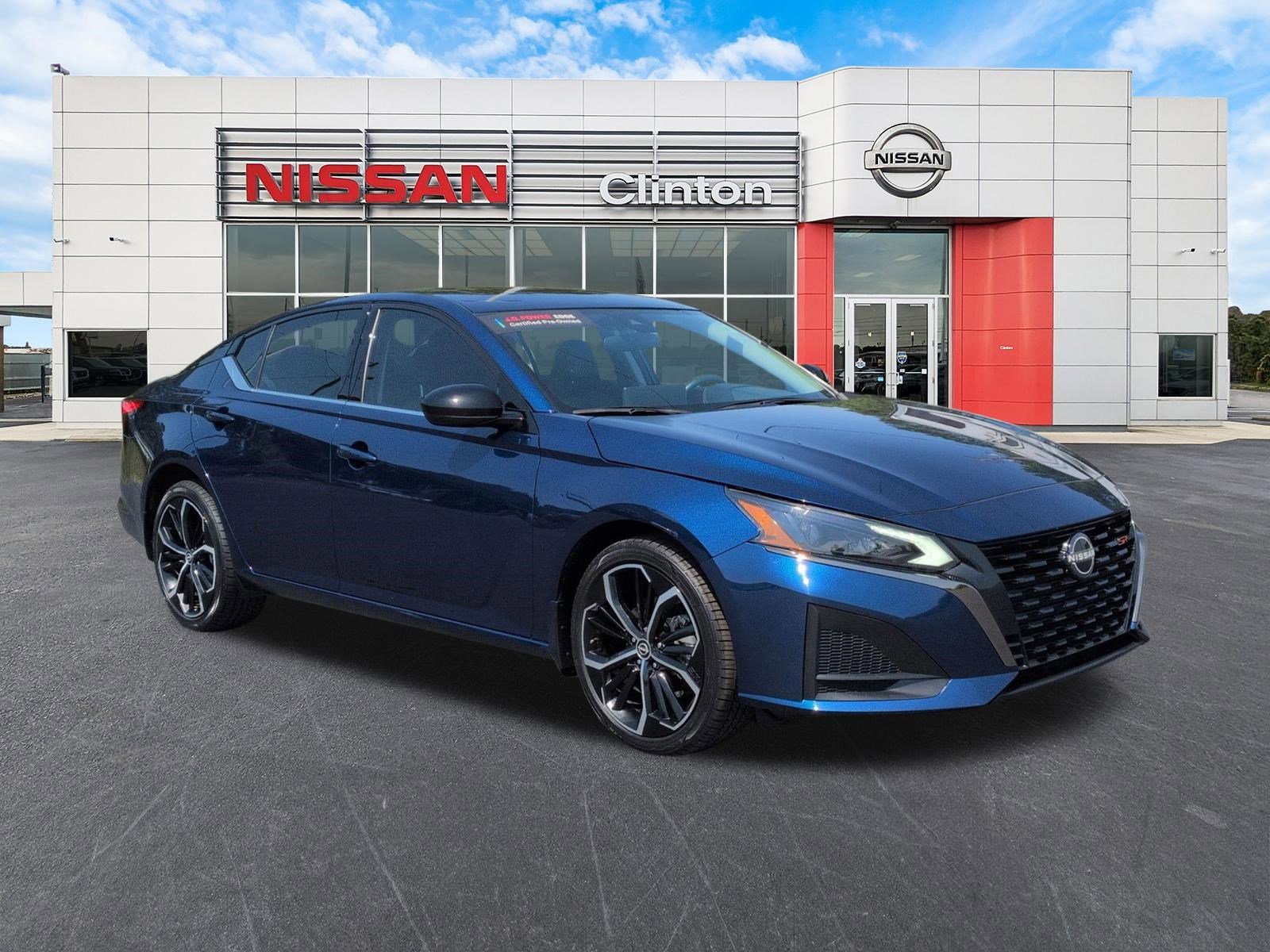Used 2024 Nissan Altima 2.5 SR w/ SR Premium Package AWD/4WD image 1