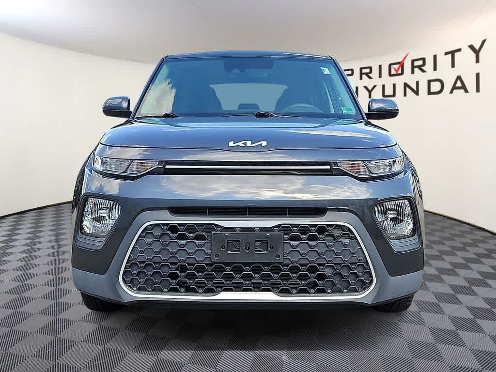 Used 2022 Kia Soul LX w/ Technology Package FWD image 2