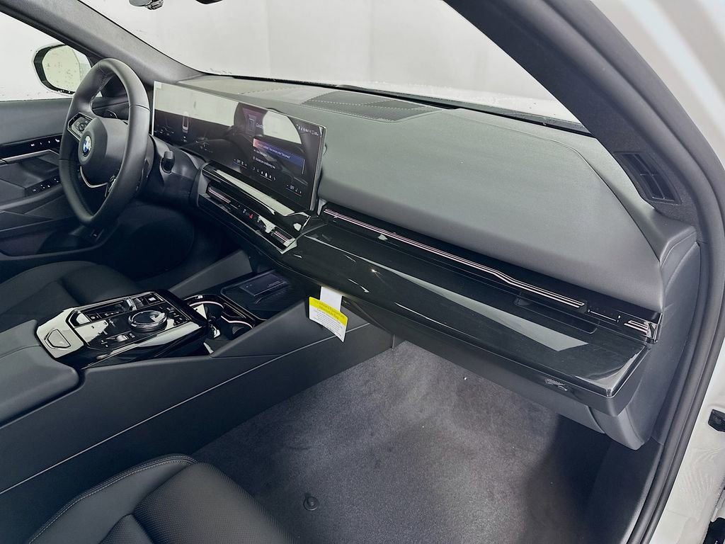 New 2026 BMW 530i xDrive image 36