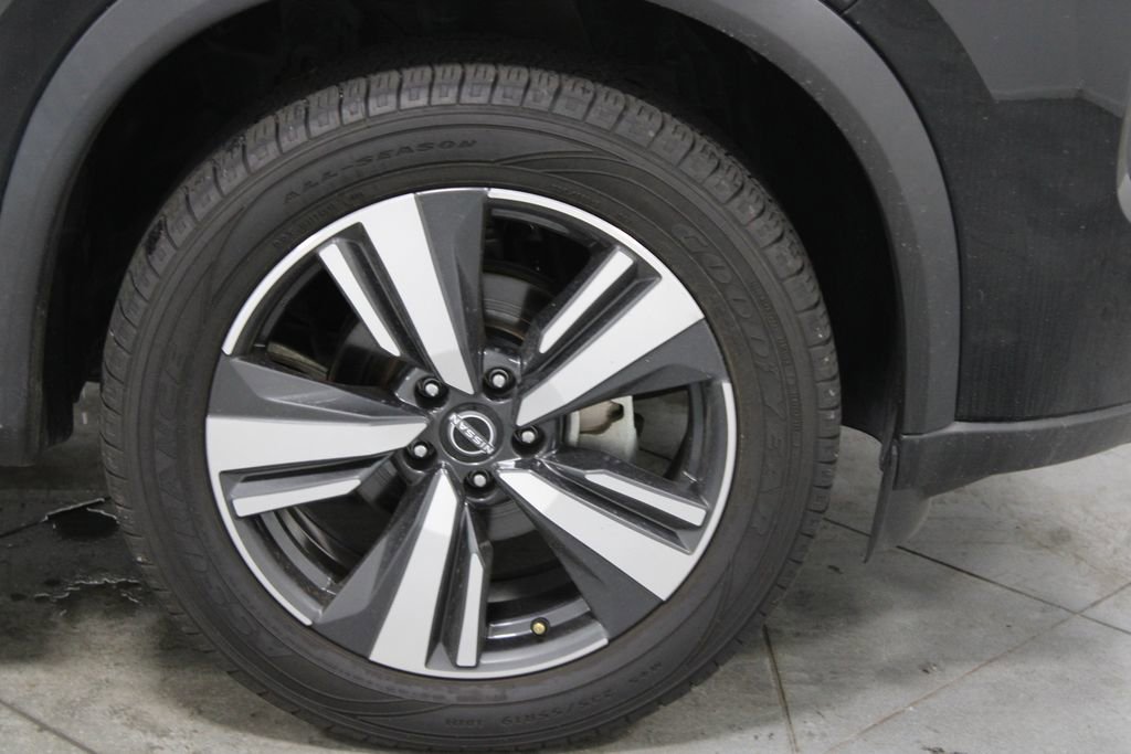 Used 2024 Nissan Rogue SL FWD image 12