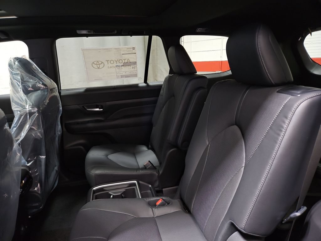 New 2026 Toyota Grand Highlander AWD Hybrid image 24