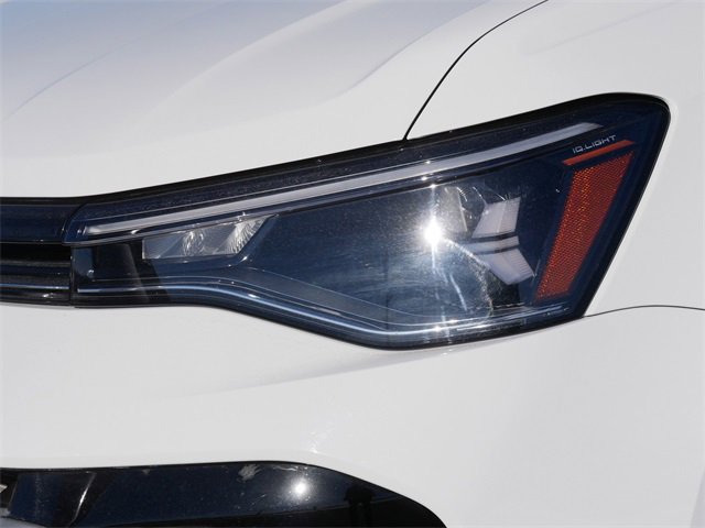 Certified 2025 Volkswagen Taos SE w/ Panoramic Sunroof Package image 10