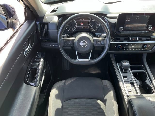 Used 2022 Nissan Pathfinder SV w/ SV Premium Package image 12