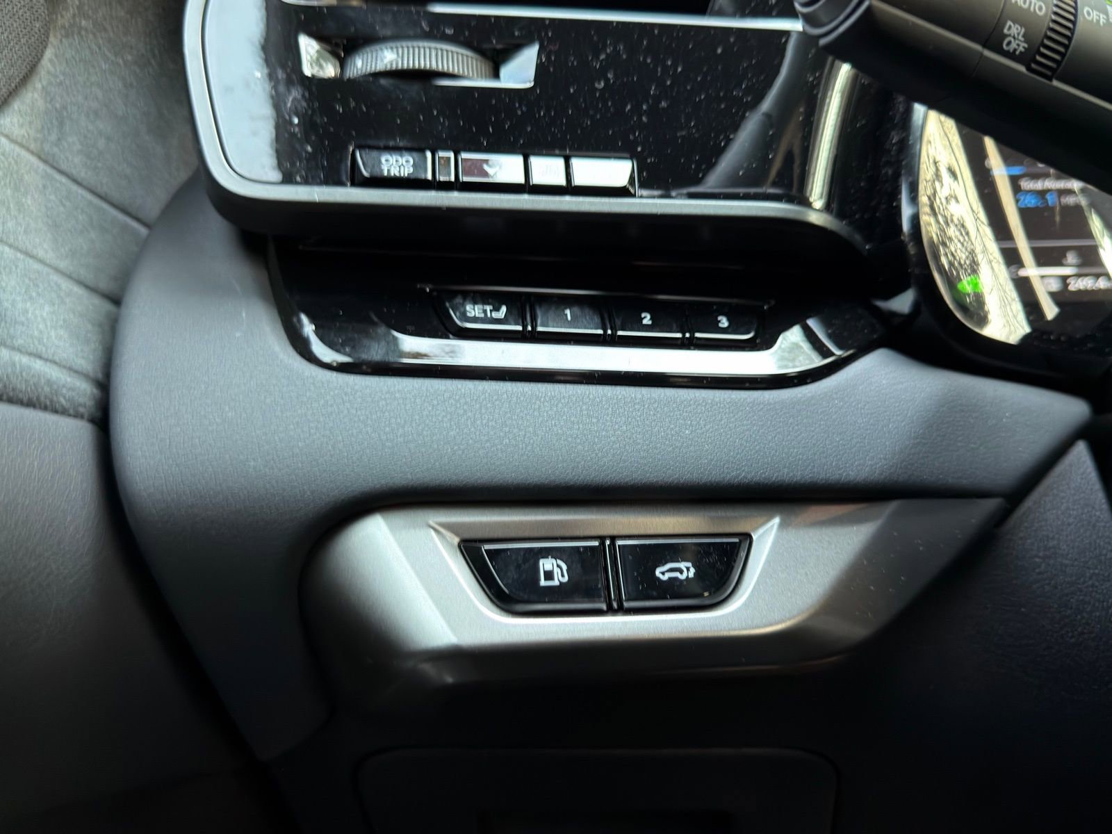 Used 2025 Lexus RX 500h F Sport image 23