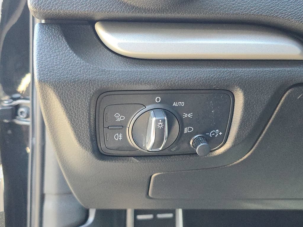 Used 2018 Audi A3 e-tron Premium w/ Sport Package FWD image 31