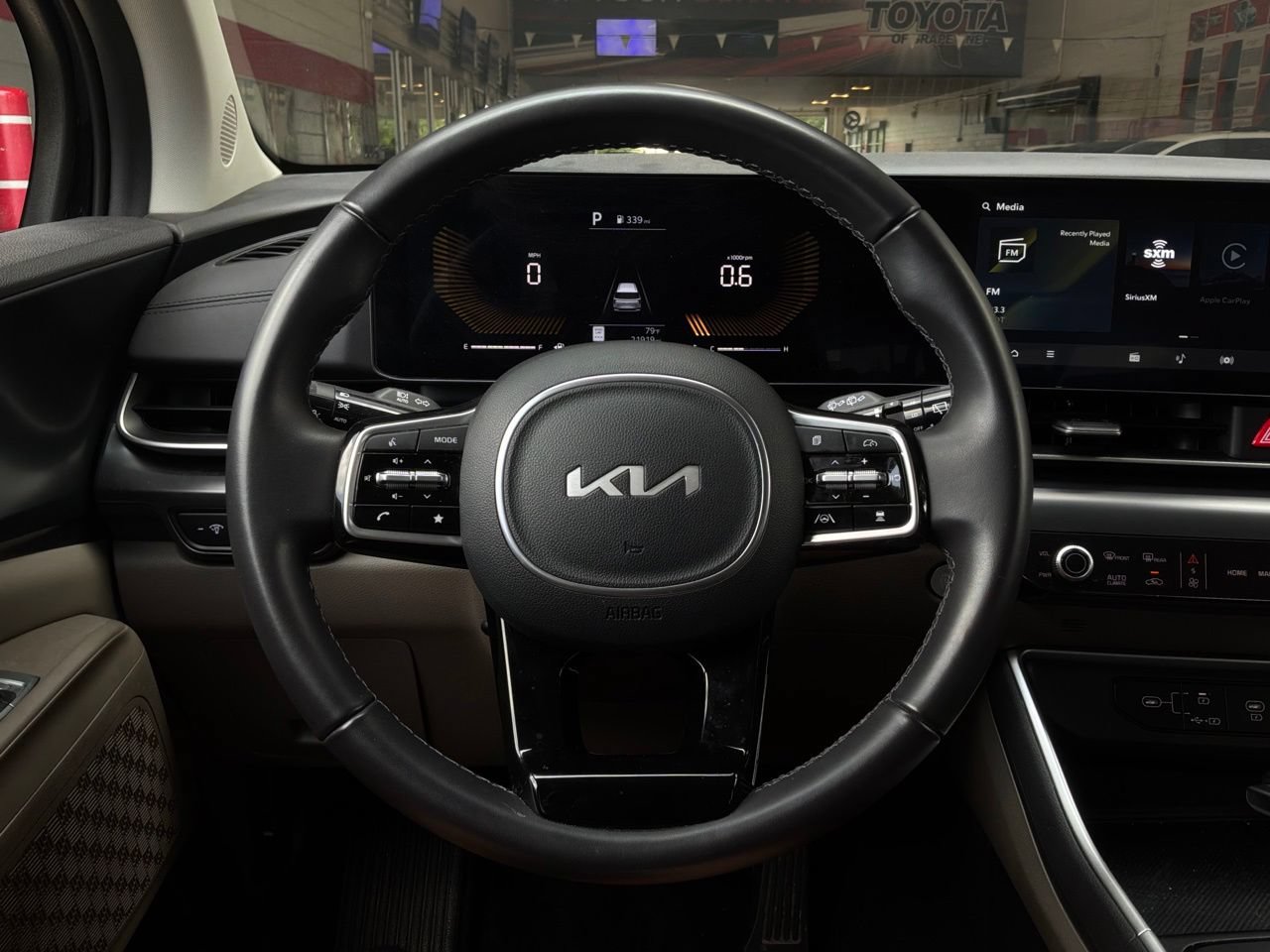 Used 2026 Kia Carnival FWD image 37