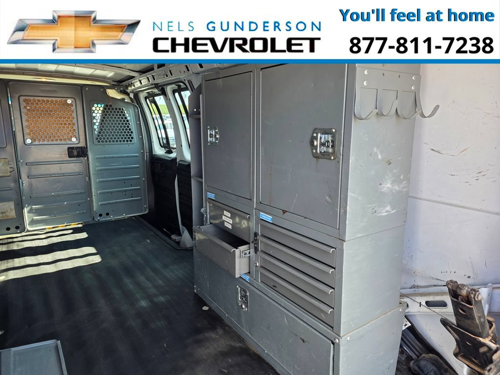 Used 2017 GMC Savana 3500 Extended RWD image 7