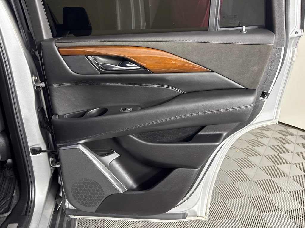 Used 2020 Cadillac Escalade 2WD image 46