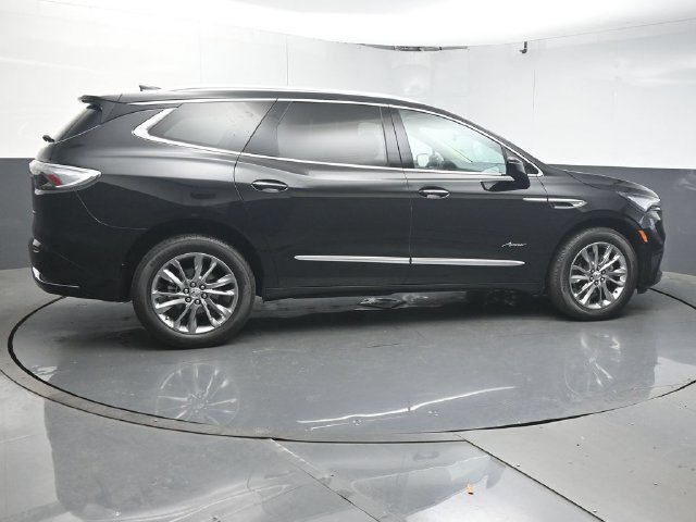Used 2024 Buick Enclave Avenir FWD image 8