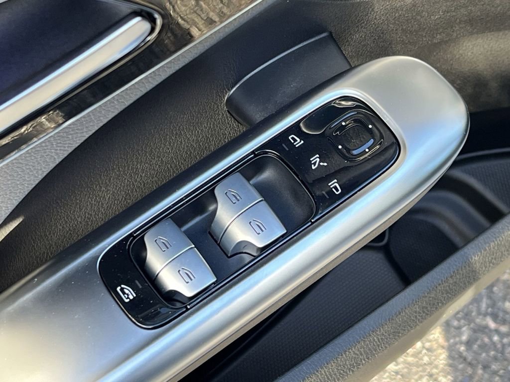 Used 2026 Mercedes-Benz C 300 4MATIC Sedan image 13