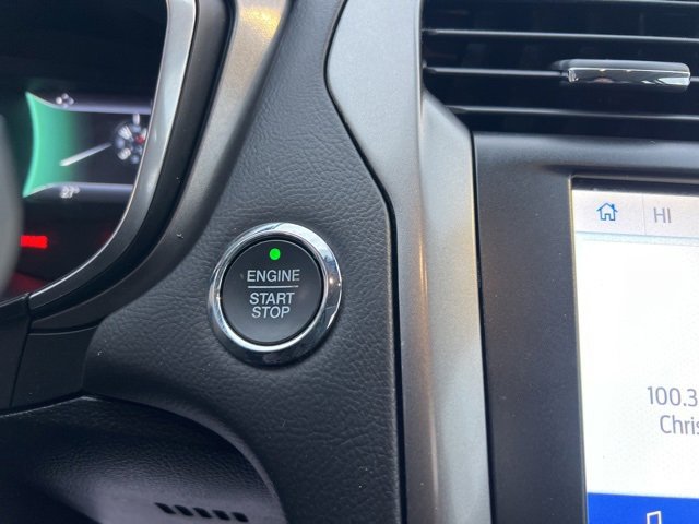 Used 2020 Ford Fusion SE image 28