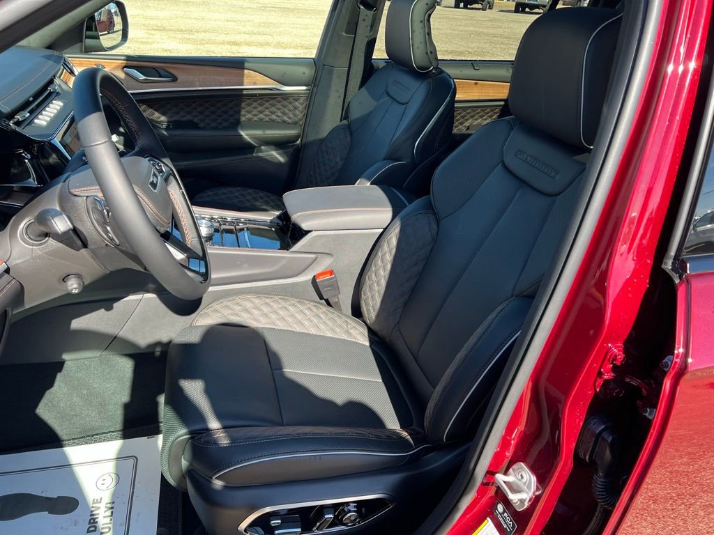 New 2026 Jeep Grand Cherokee L Summit w/ Advanced Protech Group IV image 39