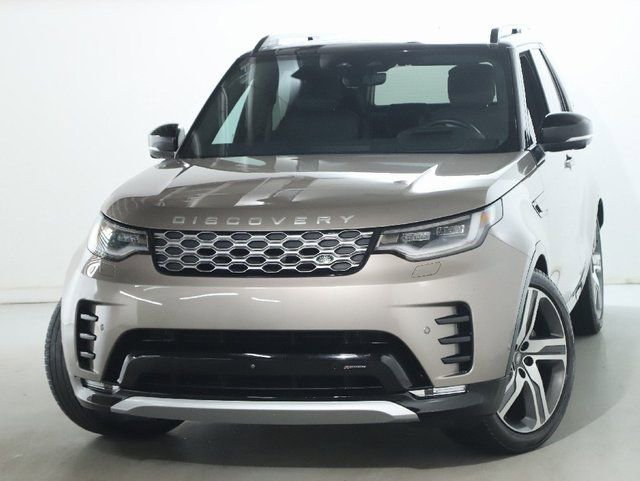 Certified 2023 Land Rover Discovery Metropolitan Edition AWD/4WD image 3