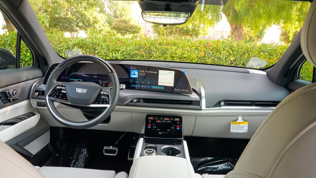 New 2027 Cadillac Vistiq Sport AWD/4WD image 12