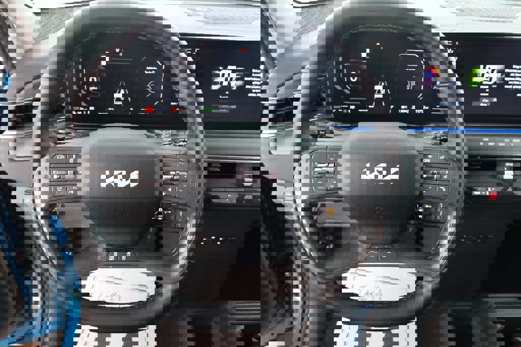 Used 2024 Kia EV9 Land image 14