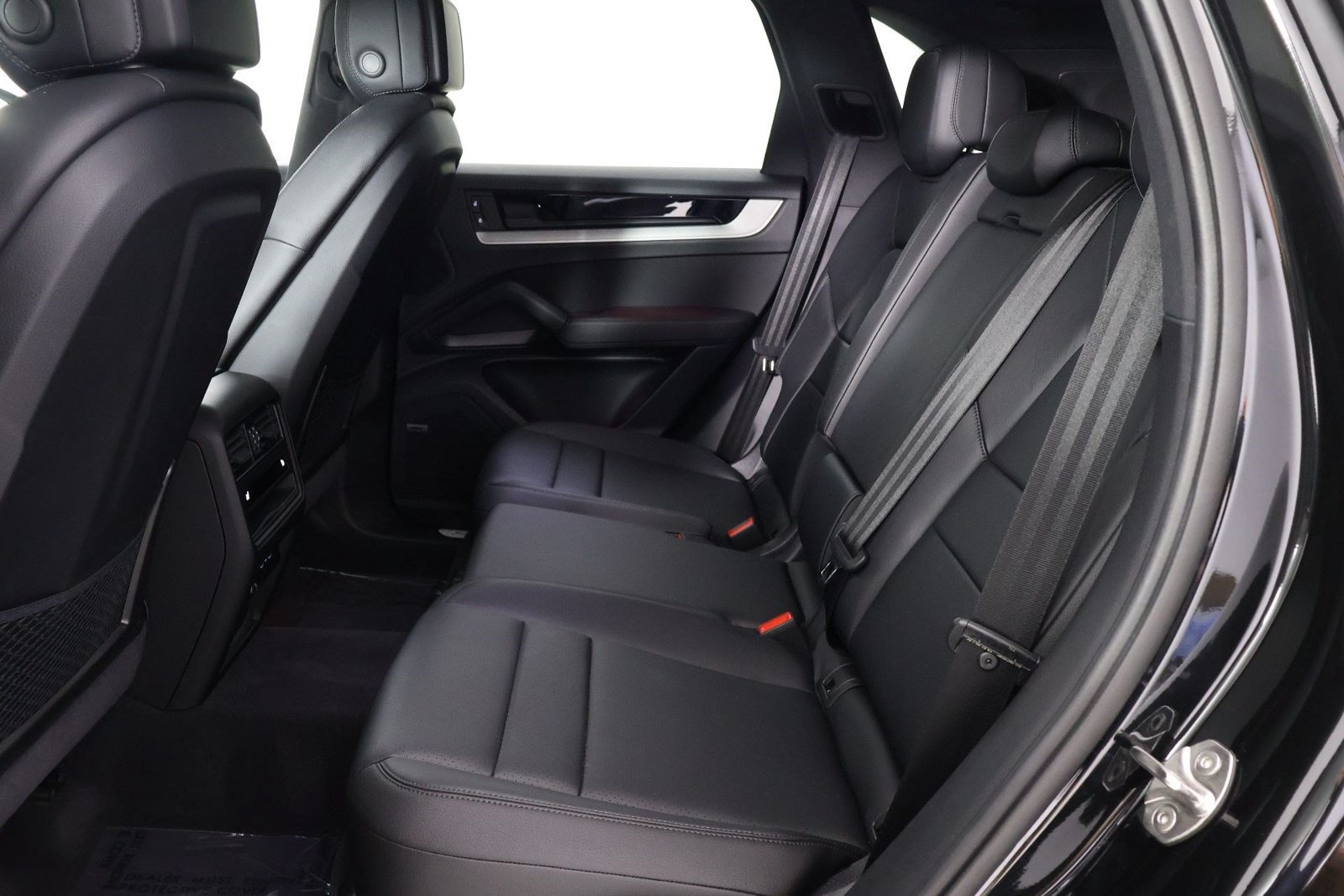 Certified 2026 Porsche Cayenne AWD/4WD image 31