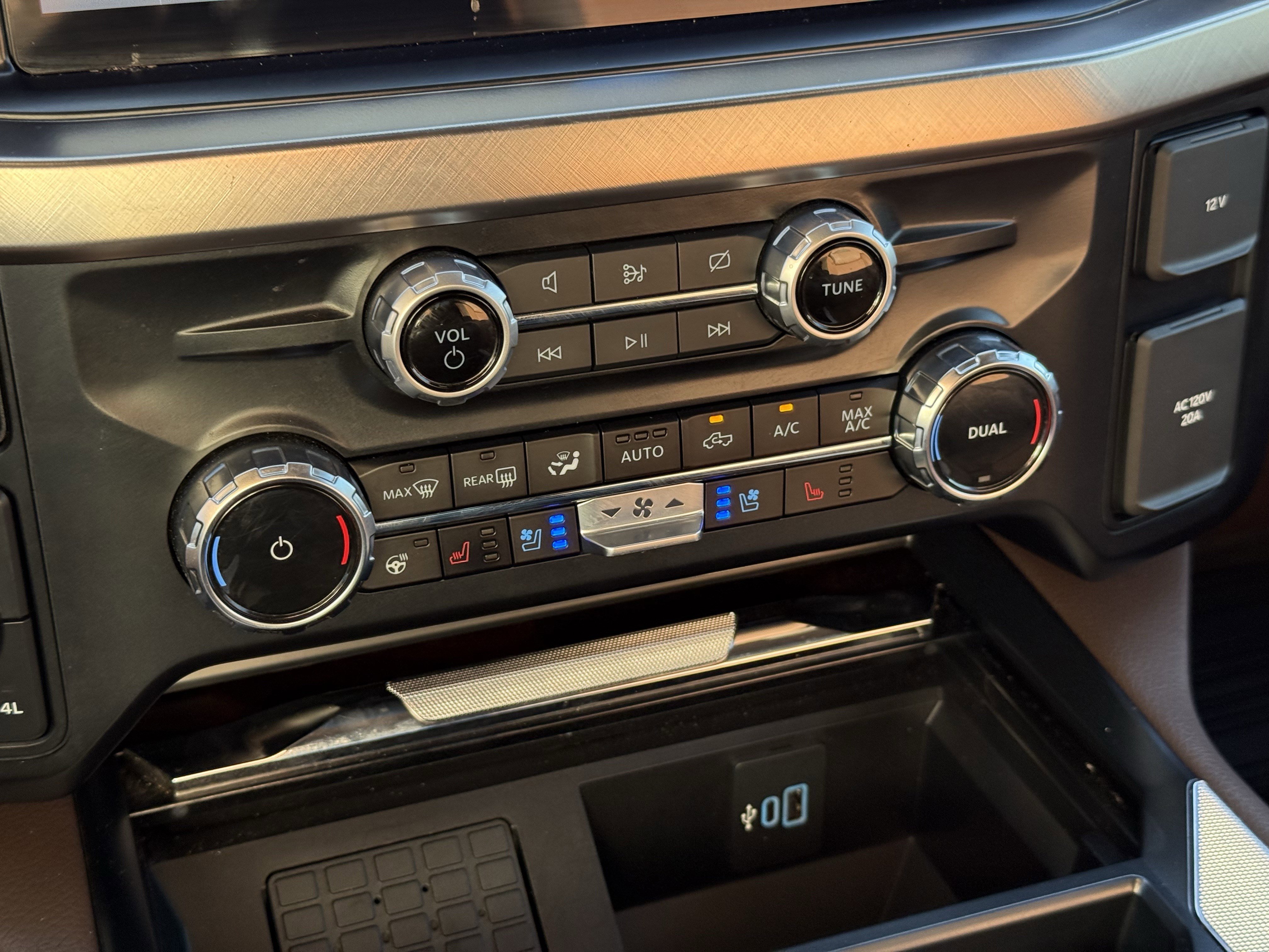 Used 2023 Ford F250 King Ranch image 11