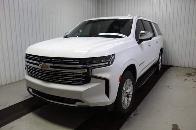 Used 2022 Chevrolet Suburban Premier image 3