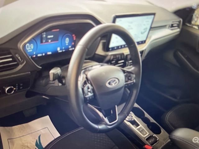 Used 2025 Ford Escape Active w/ Active Premium Tech Pack FWD image 9