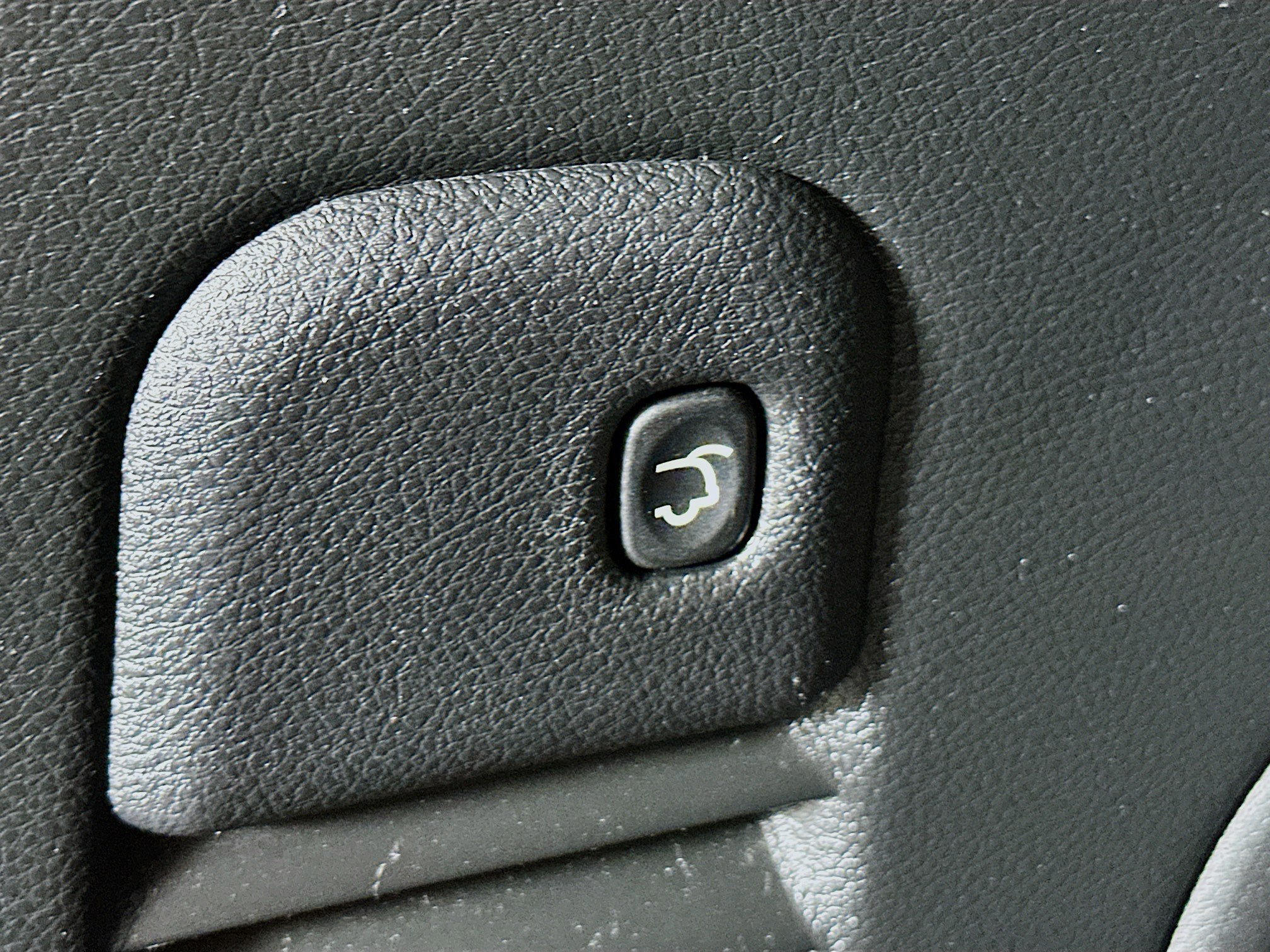 Used 2021 Jeep Grand Cherokee Freedom Edition RWD image 28