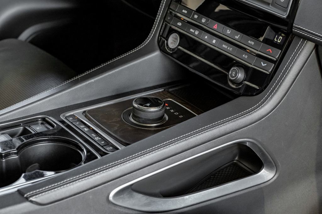 Used 2017 Jaguar F-PACE S image 27