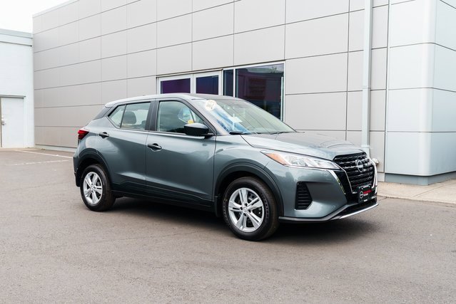 New 2025 Nissan Kicks Play S image 27