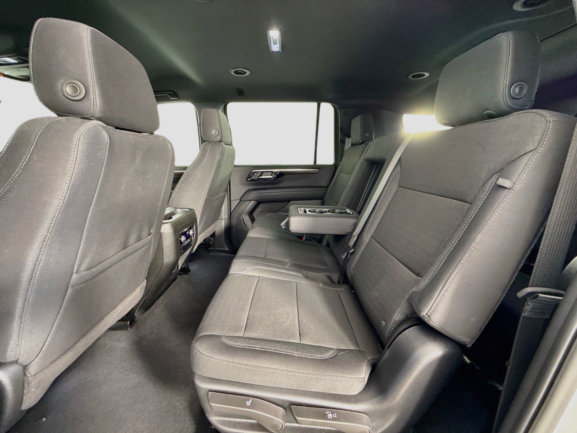 Used 2026 Chevrolet Suburban LS AWD/4WD image 25