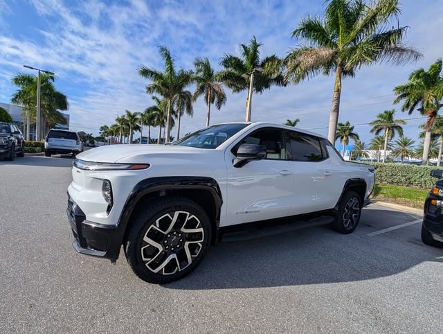 New 2024 Chevrolet Silverado EV RST image 4