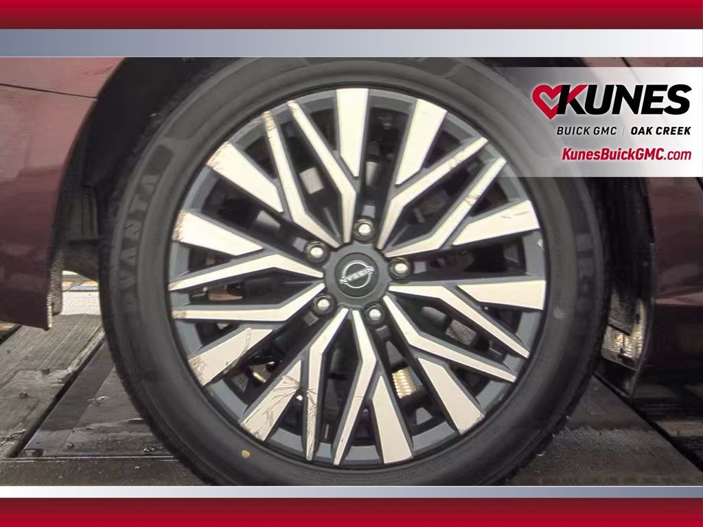 Used 2024 Nissan Altima 2.5 SV image 12