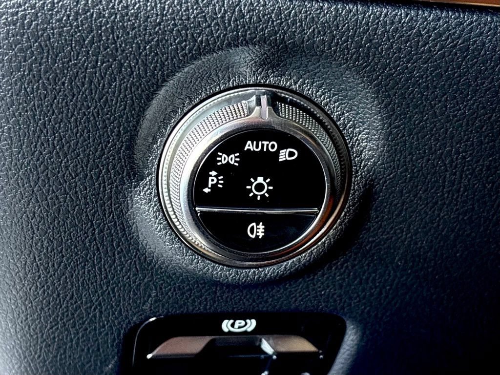 Certified 2026 Mercedes-Benz C 300 4MATIC Sedan image 22