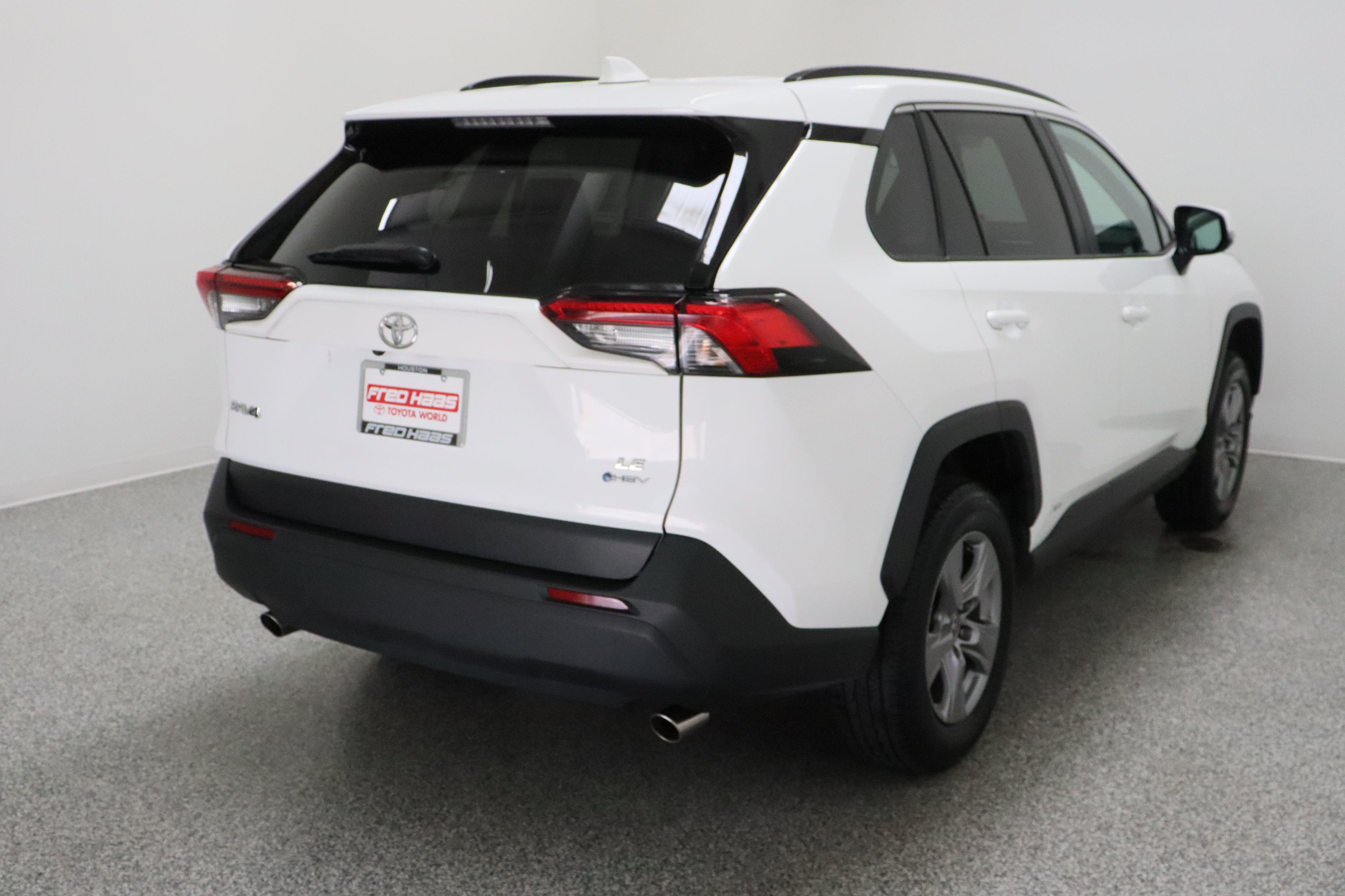 Certified 2025 Toyota RAV4 LE AWD/4WD image 7
