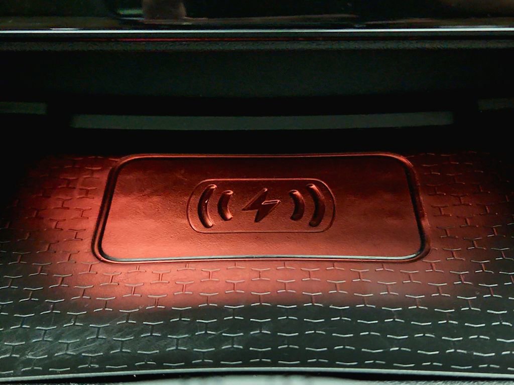 Used 2023 Jaguar F-PACE S image 21