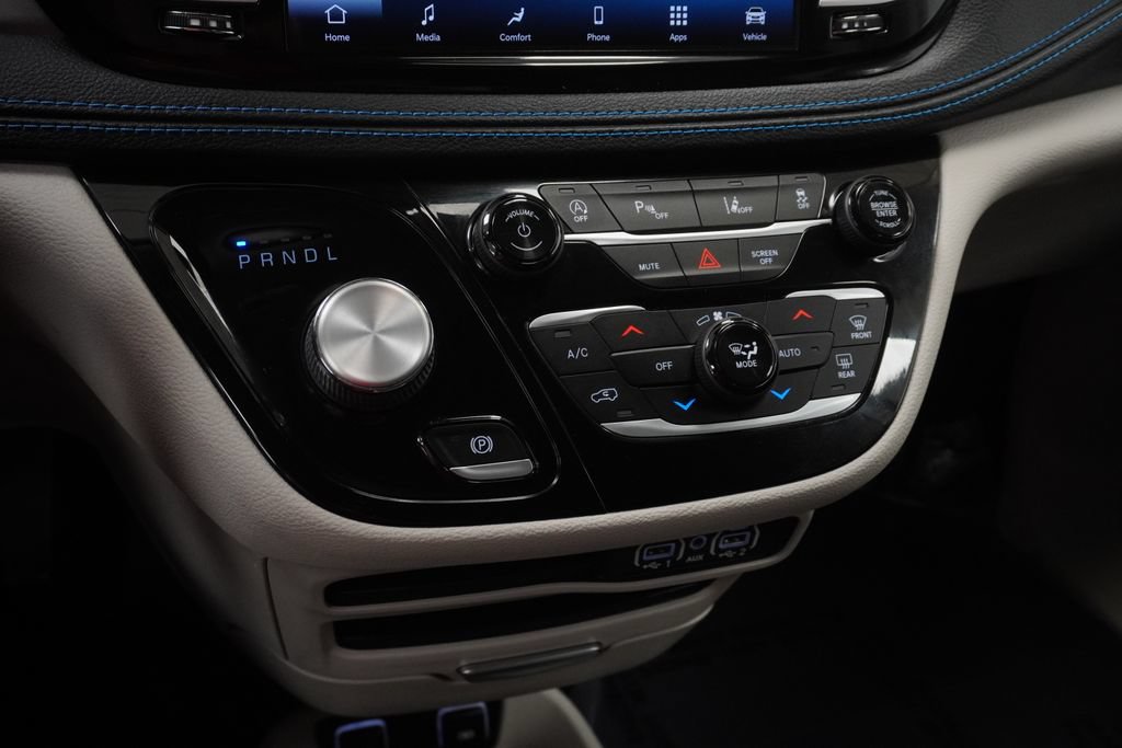 Certified 2021 Chrysler Pacifica Touring-L FWD image 35